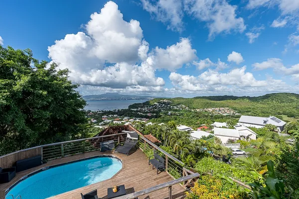 appartement Horizon Caraïbes — Vue Mer & Piscine à Les Trois-Îlets