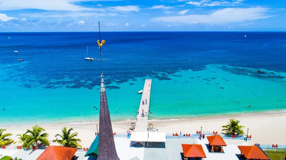 Accès au littoral et loi : la plage est-elle toujours publique en Martinique ?