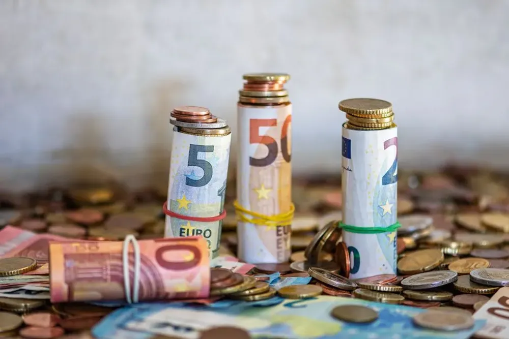 Argent en Guadeloupe : carte, espèces et frais bancaires