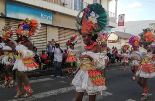 Carnaval du Moule : loger côté Atlantique pendant les défilés
