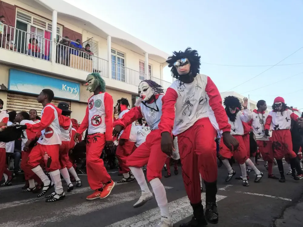 Carnaval de Guadeloupe : calendrier, parcours et secrets des groupes à po