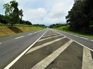 Conduire en Guadeloupe : état des routes et embouteillages