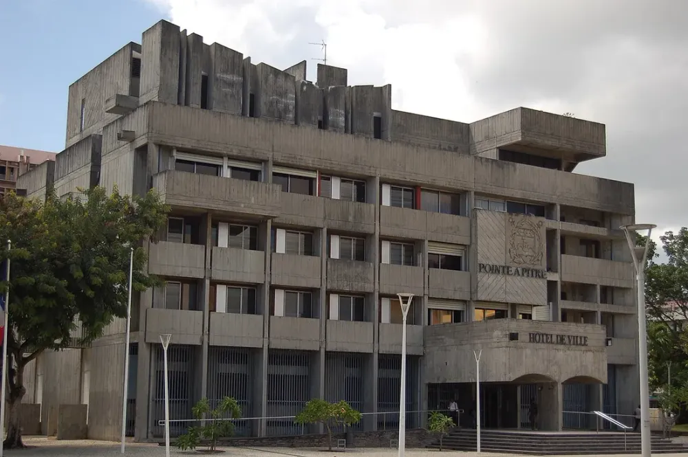 Meublé de tourisme en Guadeloupe : la déclaration en mairie obligatoire (guide propriétaire)