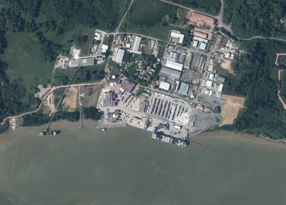 La douane en Guyane : quatre bureaux et le port de Dégrad-des-Cannes