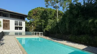 Hôtel avec parking à Cayenne : dormir sans laisser la voiture dans la rue