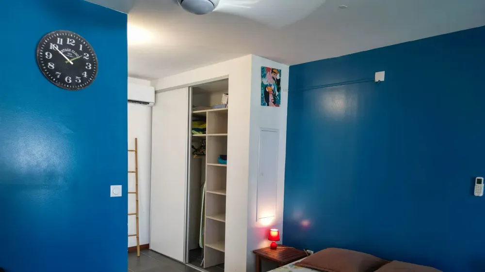 Hôtel climatisé à Cayenne à moins de 90 € : ce qu’on trouve vraiment
