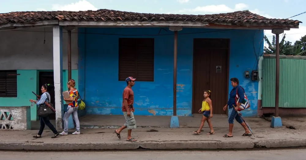 Indivisión y sucesión inmobiliaria en Guayana Francesa: convertir un bien familiar heredado en renta de alquiler