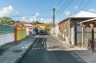 在圣安娜出租房产：手续与旅游税