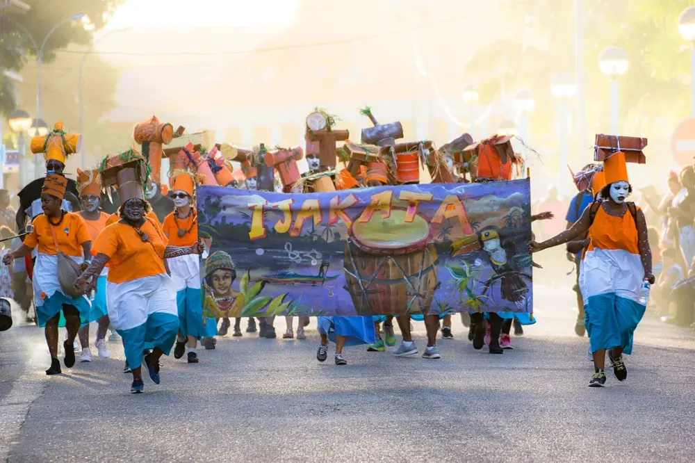 Loger à Cayenne pendant le carnaval : réserver au bon moment