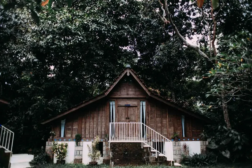 Ouvrir un gîte ou une chambre d'hôtes en Guyane : statut juridique et démarches