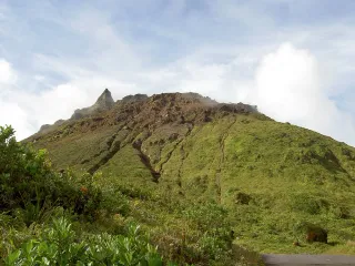 Randonnée de la Soufrière en Guadeloupe : itinéraire, brume, équipement et sécurité