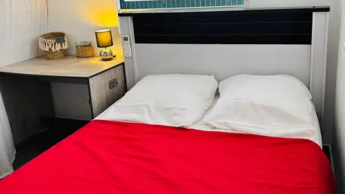 Rendre visite à son enfant muté en Guyane : dormir près de chez lui, sans le déranger