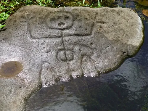 Roches Gravées de Guadeloupe : visiter le parc de Trois-Rivières et lire les gravures amérindiennes