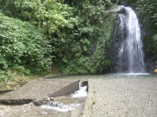 Saut Gendarme et cascades cachées du Centre de la Martinique