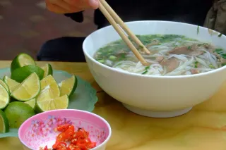 Soupe chinoise de Cayenne : l'âme Hmong et asiatique du marché