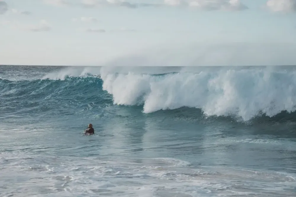 Surf et bodyboard en Guadeloupe : la carte des spots du Moule à Port-Louis, saison par saison