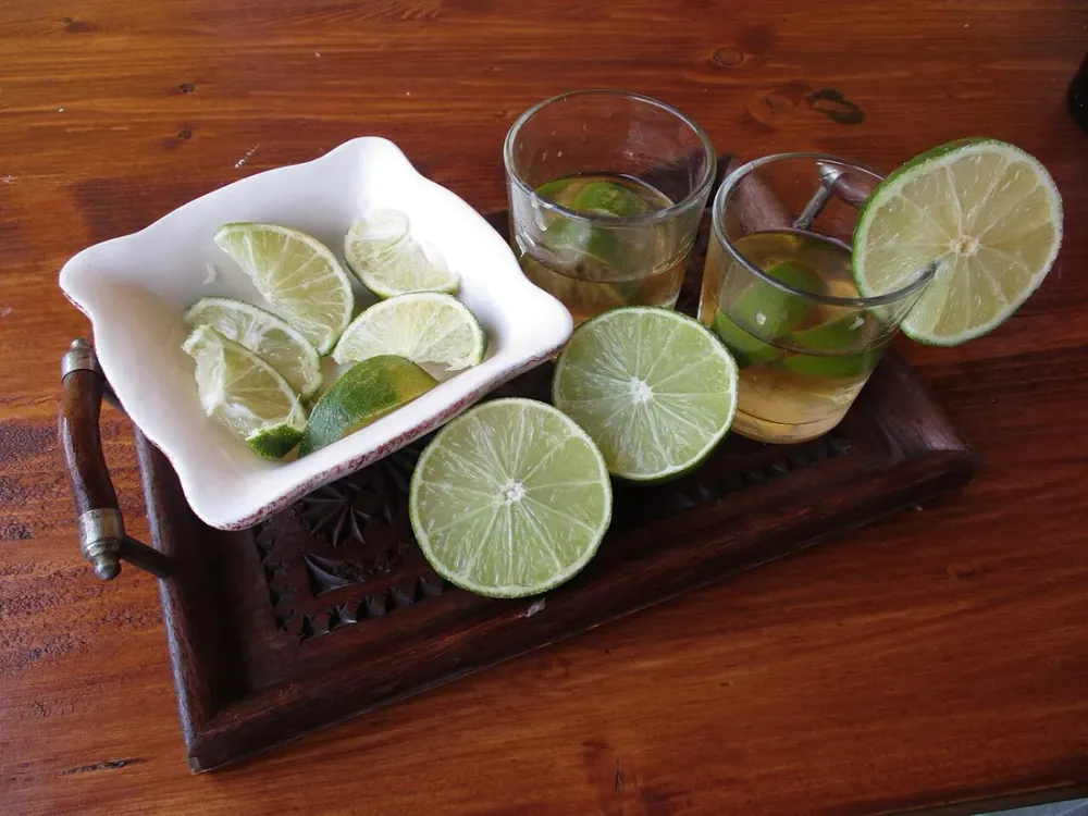 Ti-punch en Guadeloupe : la règle locale pour doser comme un vrai Guadeloupéen