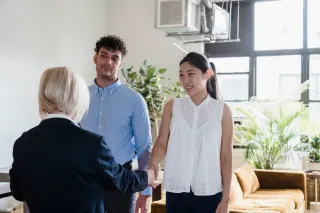 Trouver un logement longue durée sans garant local