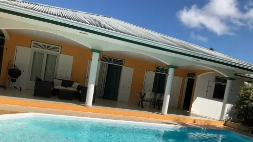 Villa Su Zen In : la villa avec piscine privée pour six à Cayenne