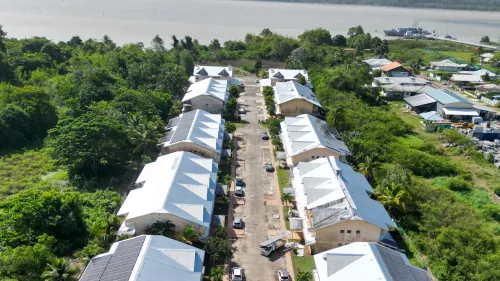 Venir voir la famille en Guyane : un logement indépendant à côté, pas le canapé