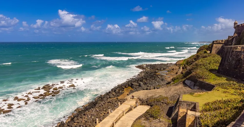 Cheap Paris-Martinique Flights: When to Book and Which Airline to Save Money